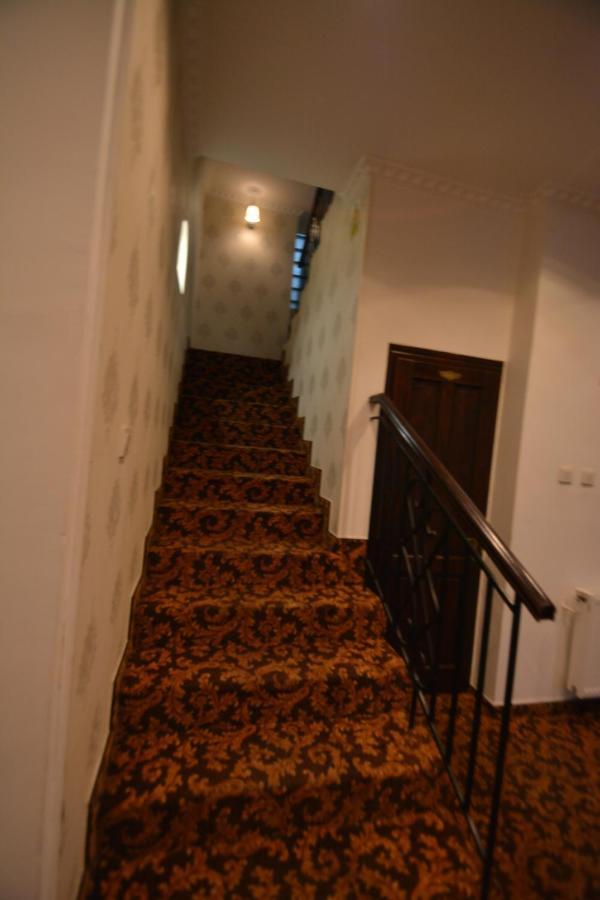 Gala - Guesthouse Oradea Buitenkant foto