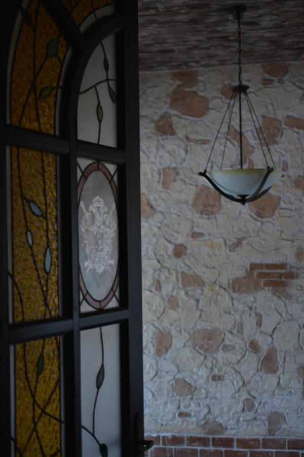 Gala - Guesthouse Oradea Buitenkant foto