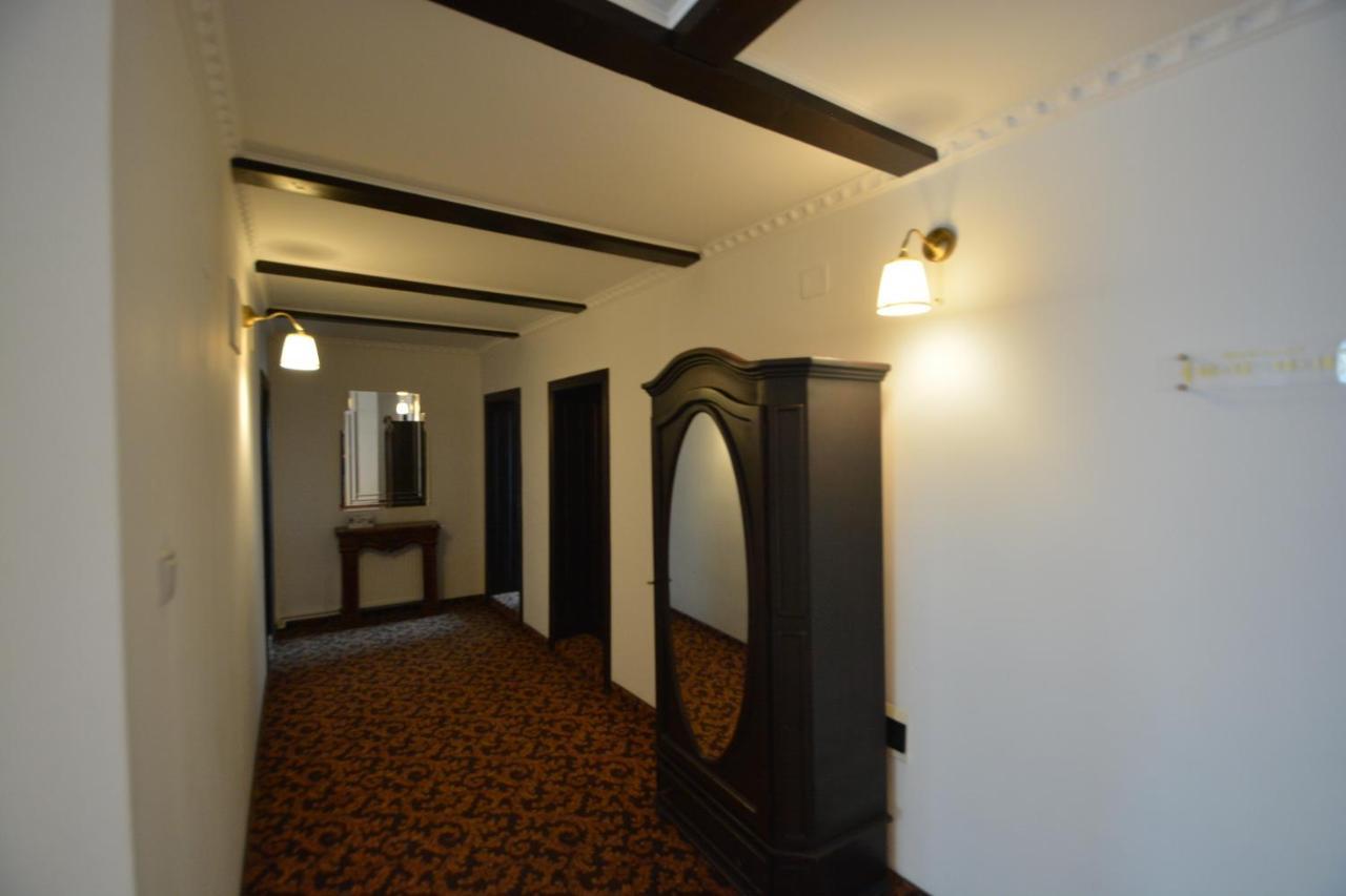 Gala - Guesthouse Oradea Buitenkant foto