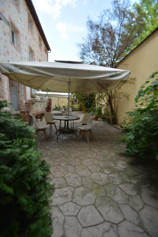 Gala - Guesthouse Oradea Buitenkant foto