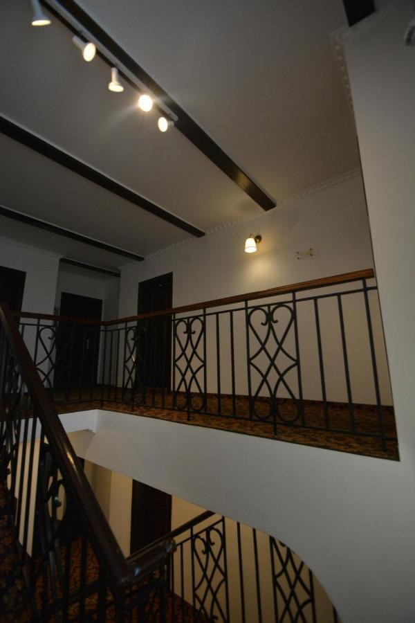 Gala - Guesthouse Oradea Buitenkant foto