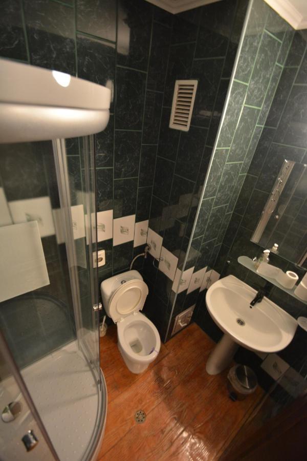 Gala - Guesthouse Oradea Buitenkant foto